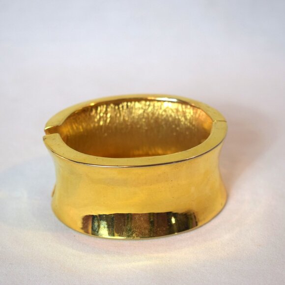 Vintage Gold Tone Wide Bangle Hinged Bracelet - Picture 1 of 5